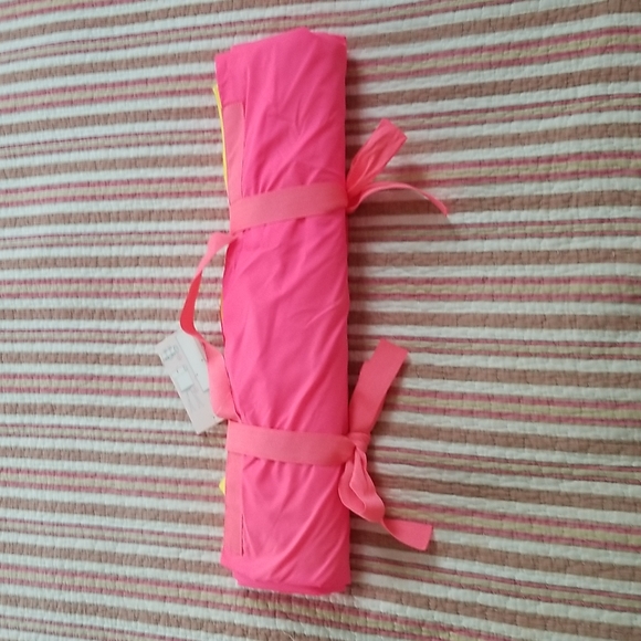 Victoria's Secret Beach Blanket - Never Used - Picture 3 of 12